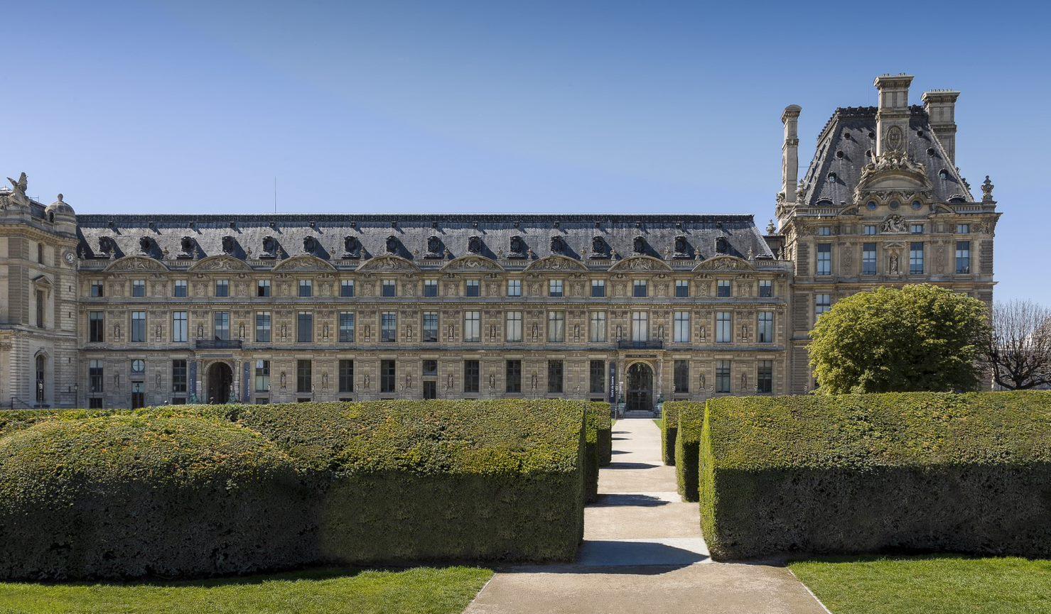 Vue de la façade de l'École du Louvre