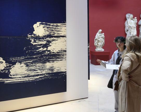 Médiation des étudiants de l'École du Louvre durant Art Basel Paris 2025