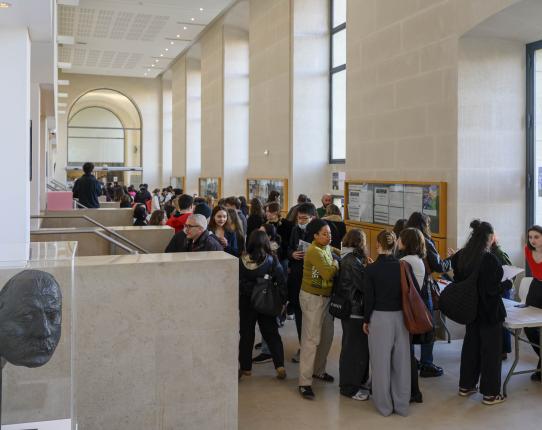 Hall Jaujard à l'École du Louvre durant la JPO 2025