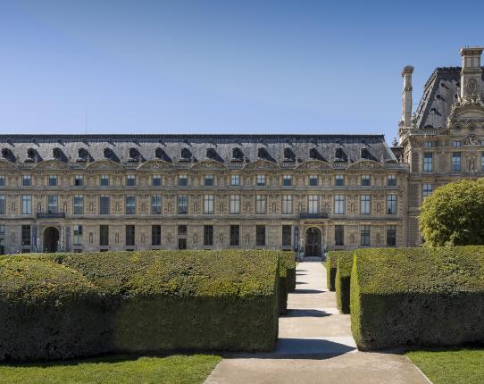 Façade de l'École du Louvre