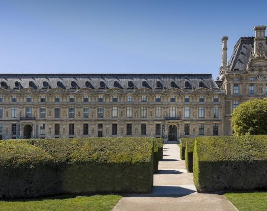 Vue de la façade de l'École du Louvre
