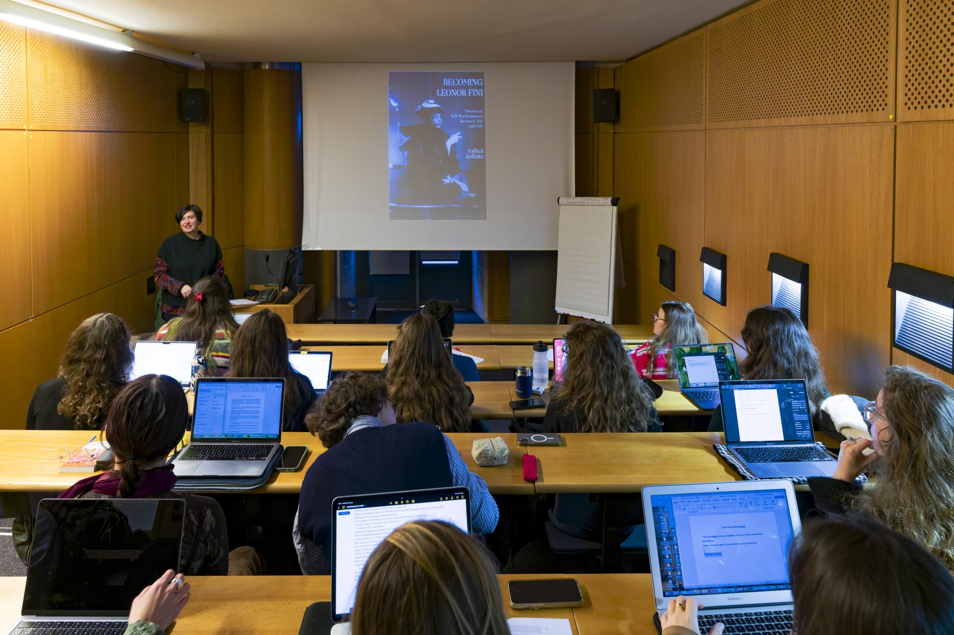 Séminaire "Fashioning the Artist" par Prof. Andrea Kollnitz à l'École du Louvre