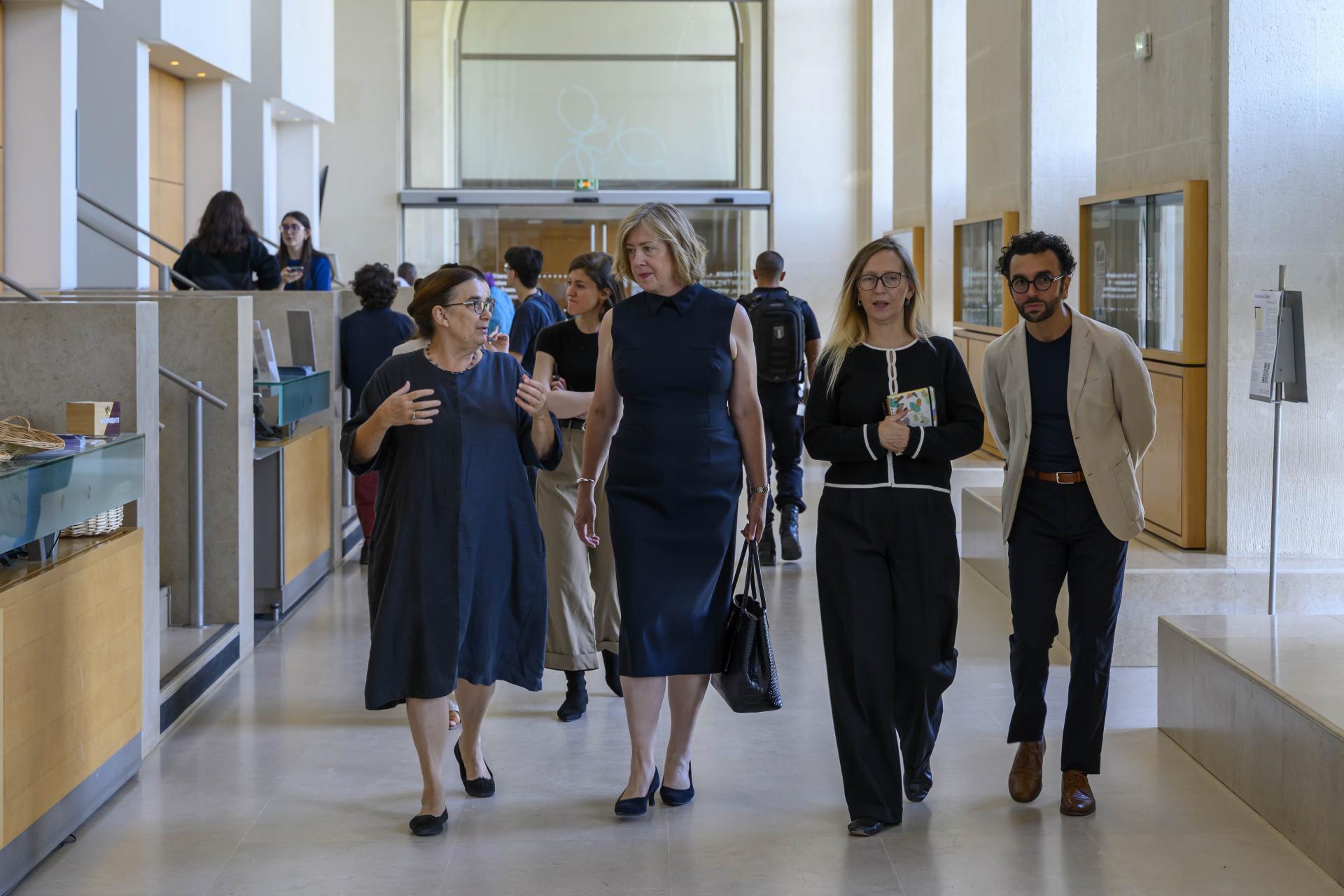 Visite de l'ambassadrice d'Australie