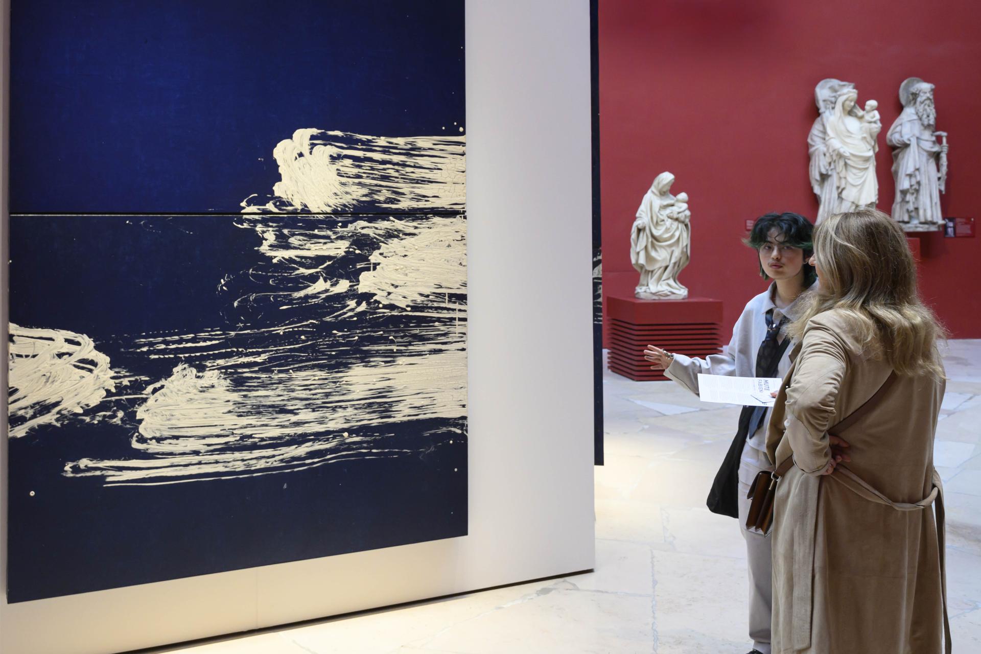 Médiation des étudiants de l'École du Louvre durant Art Basel Paris 2025