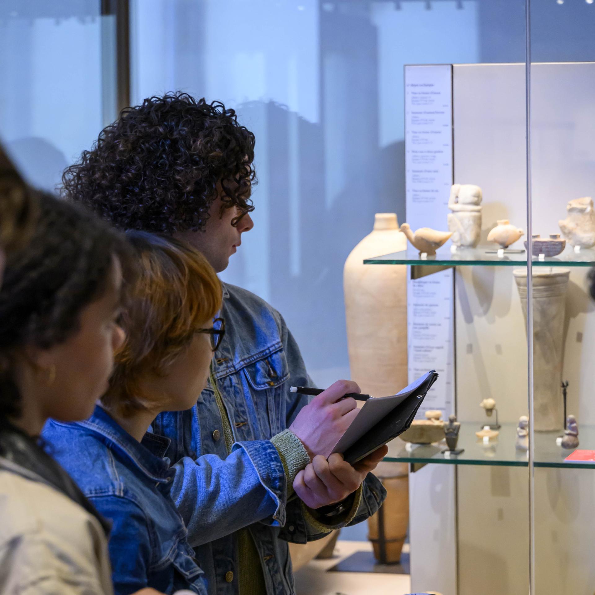 Élèves de l'École du Louvre en TDO au Louvre 2024