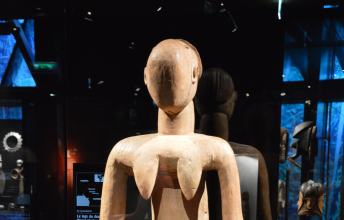 Présentoir à calebasse anthropomorphe. Cameroun, Foto, c.1910, musée du quai Branly.