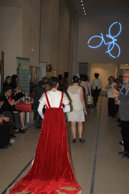 90 ans de l'Association de l'EDL dans le hall Jaujard de l'École du Louvre