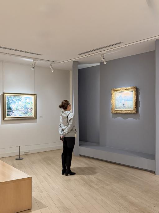 Étudiantes de la Sorbonne Abu Dhabi au Musée Marmottan Monet