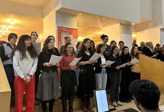 90 ans de l'Association de l'EDL dans le hall Jaujard de l'École du Louvre