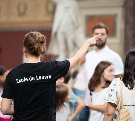 Elève-médiateur de l'École du Louvre