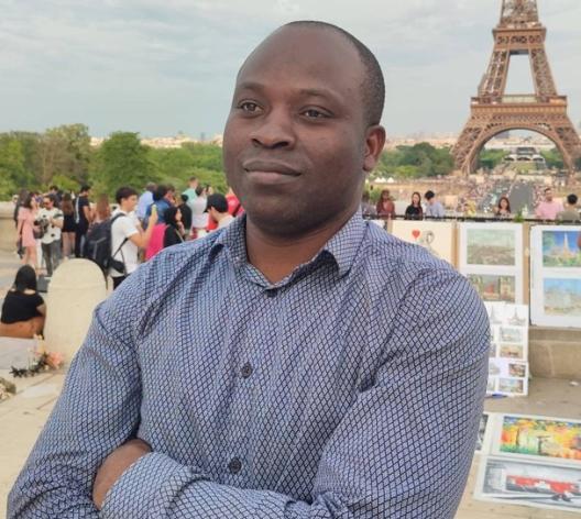 Portrait de Saga Ouiya, chercheur co-encadré par l'École du Louvre et l'Université de Poitiers