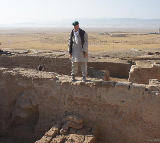 Octobre 2010. AC sur le chantier de la citadelle d’Ulug dépé (Turkménistan, vers 1500-1100 av. J.-C.).