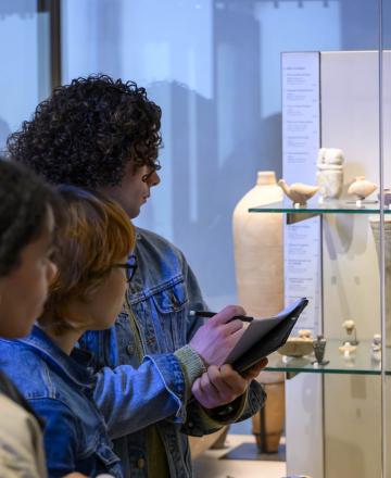 Élèves de l'École du Louvre en TDO au Louvre 2024